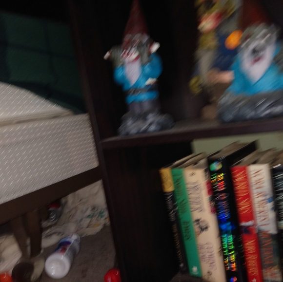 Vc andrews danielle steele n mary higgans clark books - Picture 4 of 4